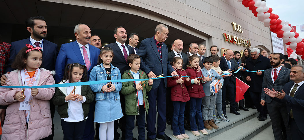 Cumhurbaşkanı Erdoğan, Yusufeli Belediyesi Hizmet Binasını açtı